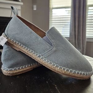 Brand New GAP linen Espadrille  size 10
